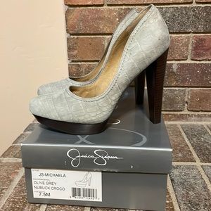 Jessica Simpson Gray Crocodile platform heels